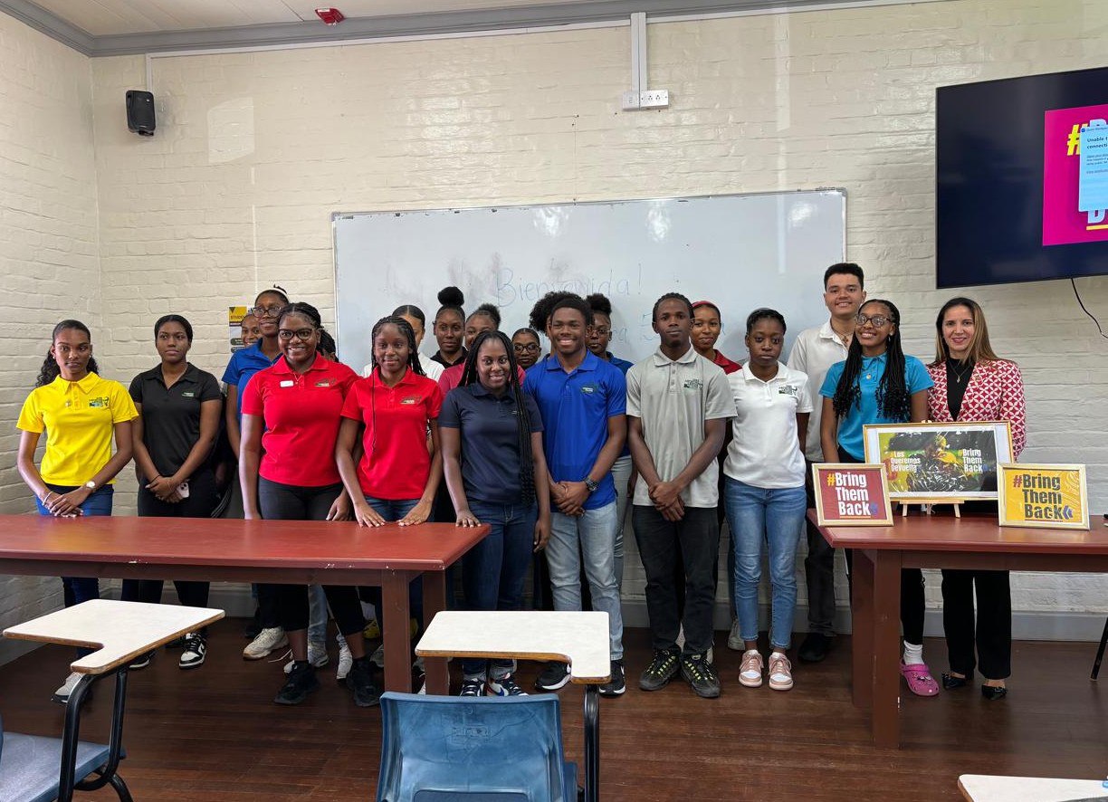 Estudiantes de Derecho e Historia de Santa Lucía reciben información sobre agresión militar a Venezuela