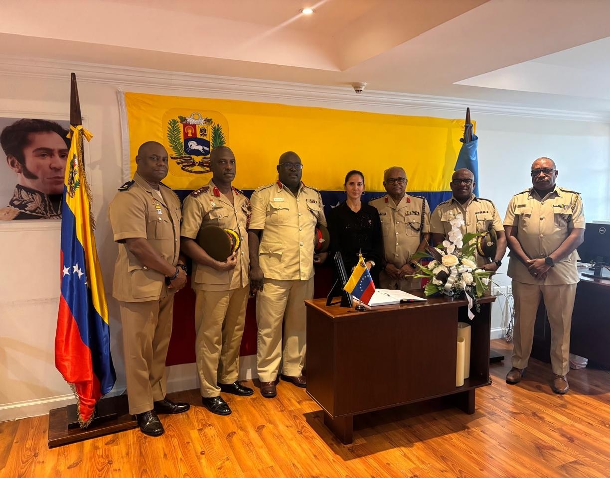 Santalucenses expresan solidaridad con Venezuela tras doble terremoto del 24 de junio